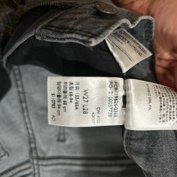 Levi’s Women’s 311 Shaping Skinny Jeans Gray Wash Size 27x28 - Picture 6 of 9